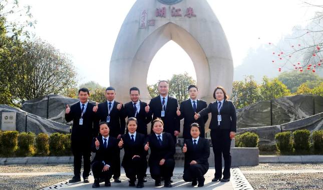 众联专访 | 如钢铁般坚强，如星辰般灿烂，走出强大，笑出自信！